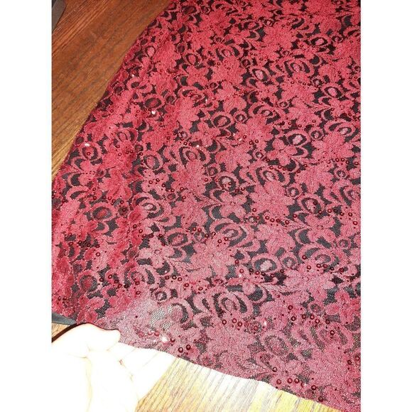 14 Scarlett Sleeveless Red Lace Overlay Black Sequin Special Occasion Dress - Picture 5 of 5